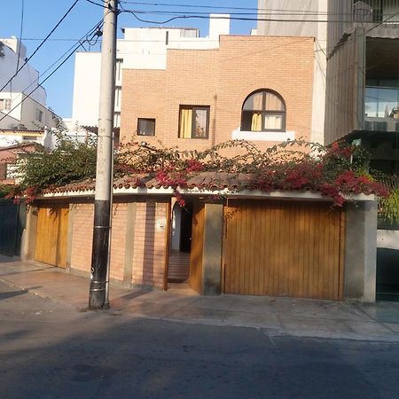 Global Family Backpackers Hostel 리마 외부 사진